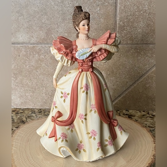 LENOX FIRST WALTZ Lady Collectable Porcelain Sculpture Figurine Vintage Retired - Picture 1 of 15